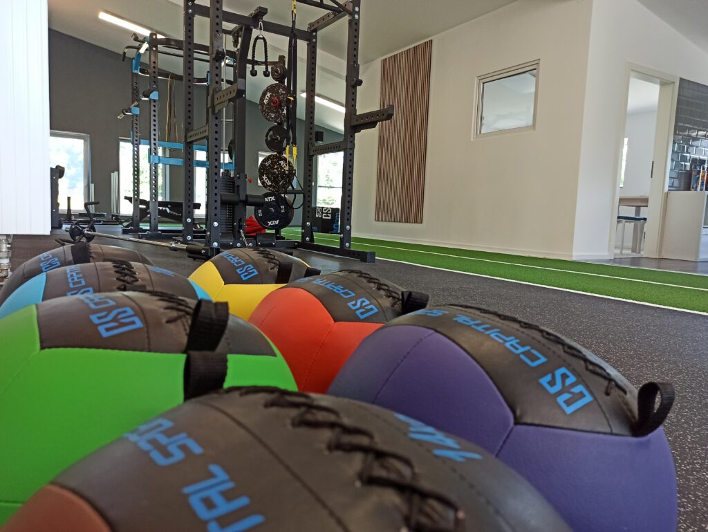 Medizinbälle Gym Slamballs alter Kuhstall Personal Training Mönchengladbach Beckrath Fitness Gesundheit Arthrose